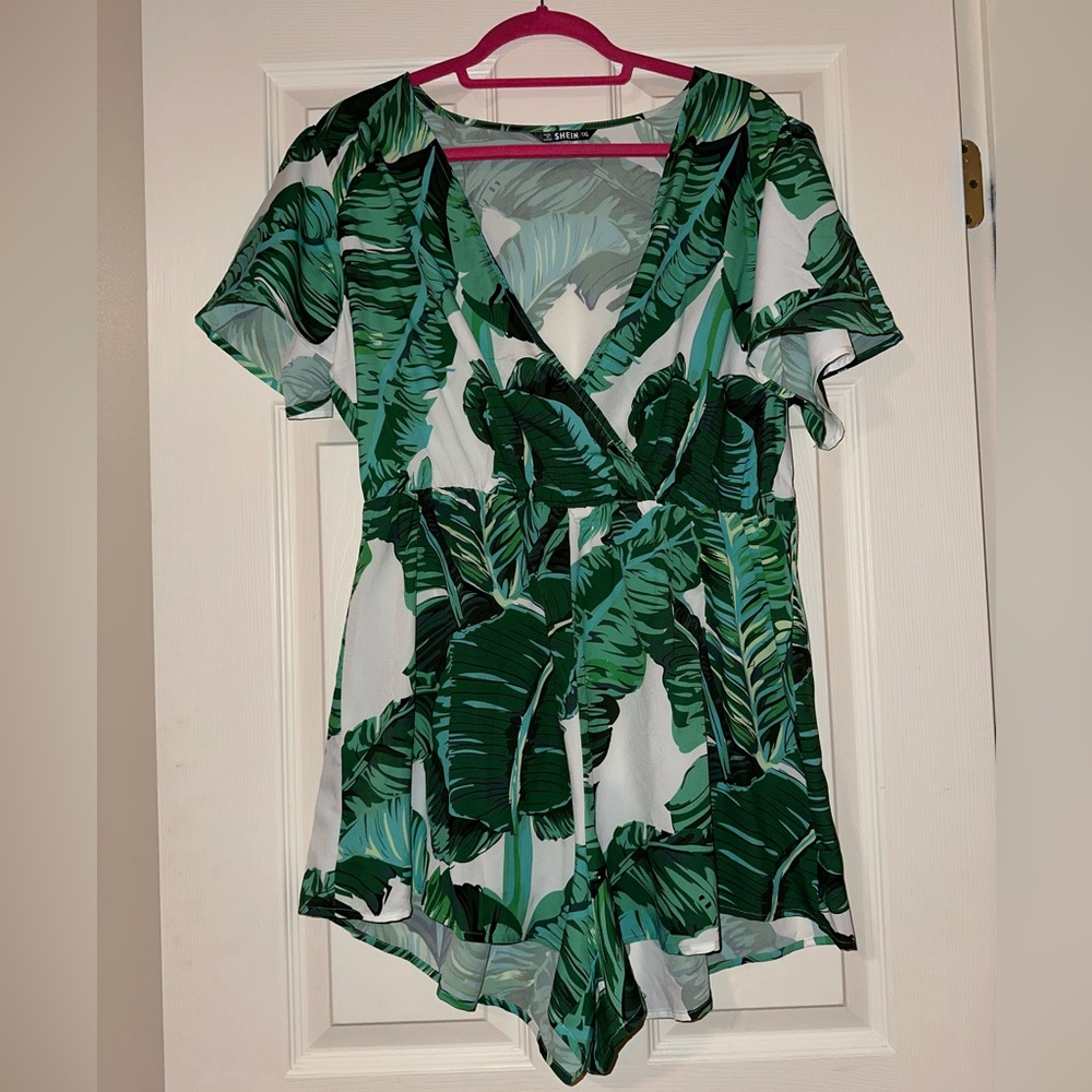 Palm Leaf Romper 🌿